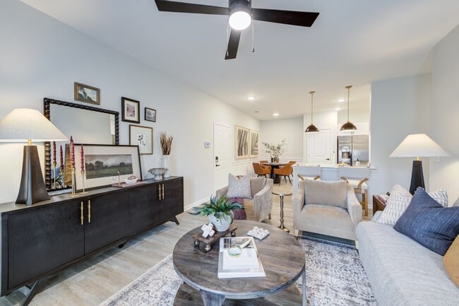 Photo - The Carolinian Apartments