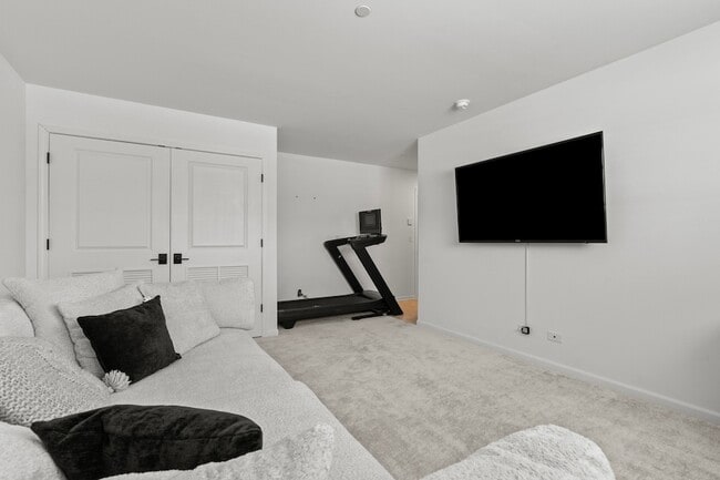 Photo - 30W158 Wheeler Cir