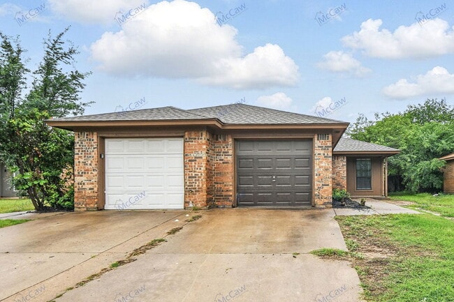 Building Photo - 6708 S Creek Dr Rental