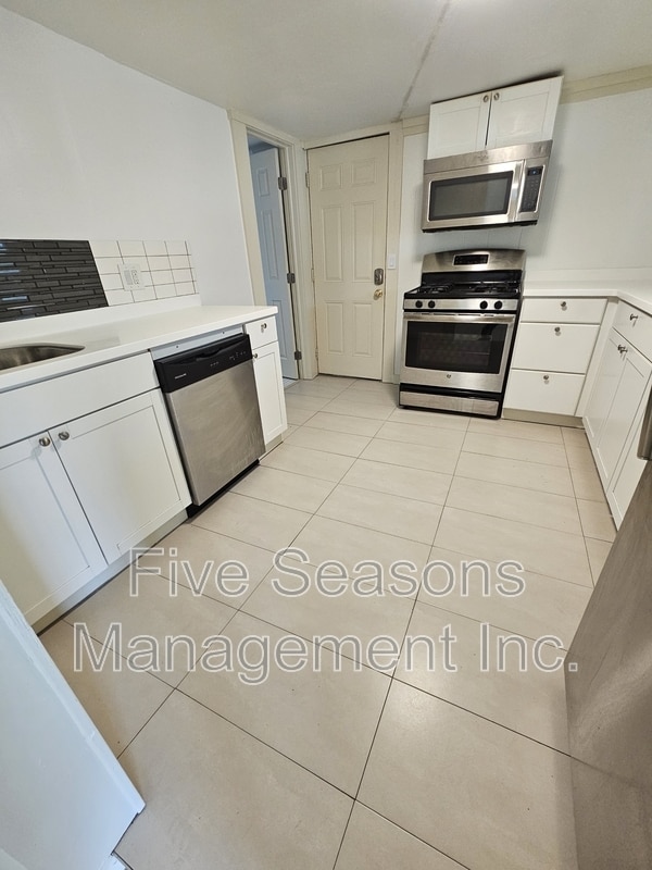 Photo - 32 Intervale Ave