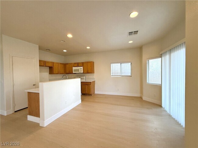 Photo - 6079 Clovelly St