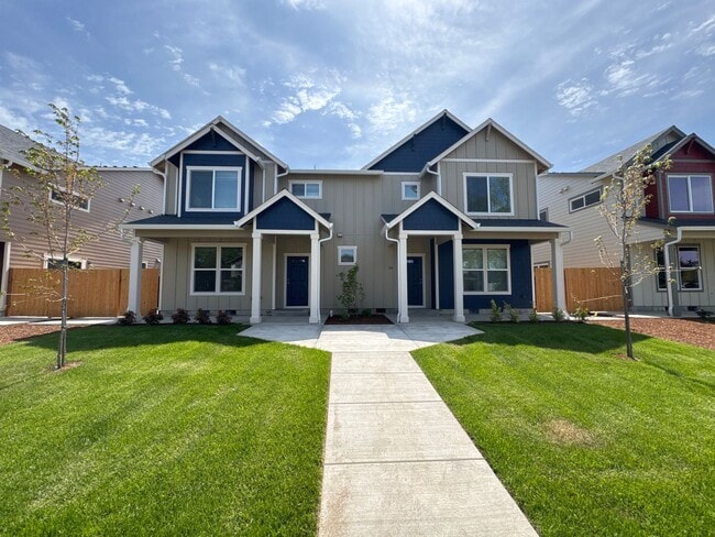 Brand New 3 Bed / 2.5 Bath Duplex! $250 Am... - Brand New 3 Bed / 2.5 Bath Duplex! $250 Am... House