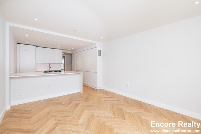 Building Photo - 12 Commonwealth Ave Unit 505