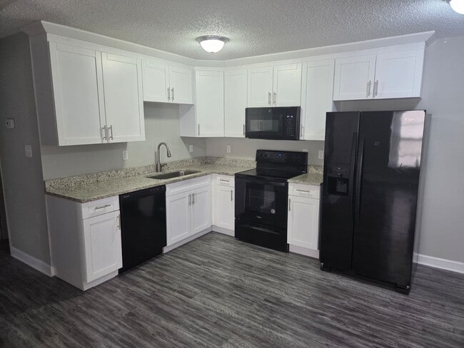 Photo - 2322 W St John St Unit B