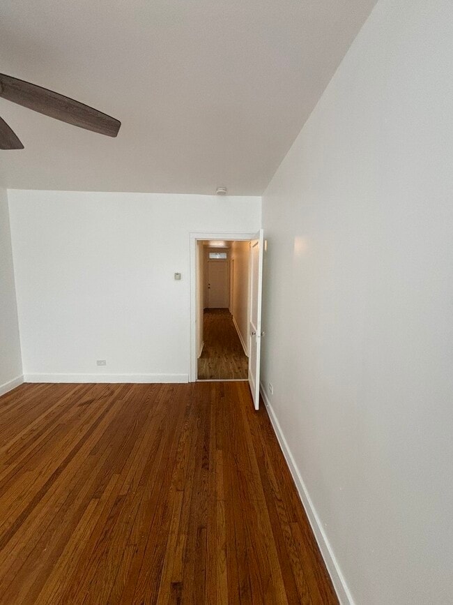 Photo - 8826 S Exchange Ave Unidad 2