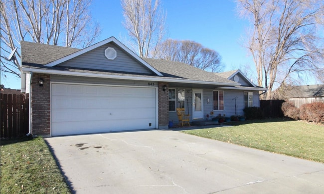 Photo - 845 Aspen Pl