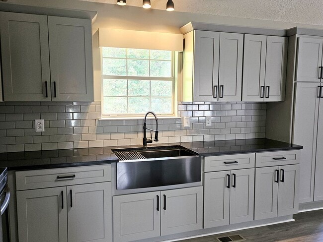 Photo - Coming Soon - Spacious 4 Bedroom 2.5 bath in Hixson, TN 37343