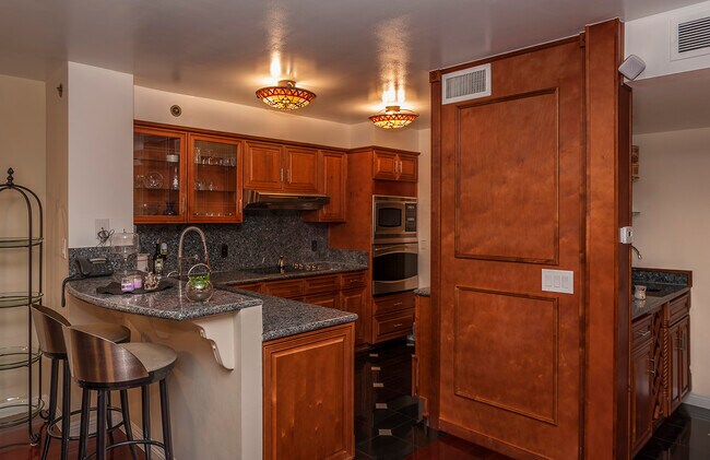 Photo - 222 Monterey Rd Unidad 403