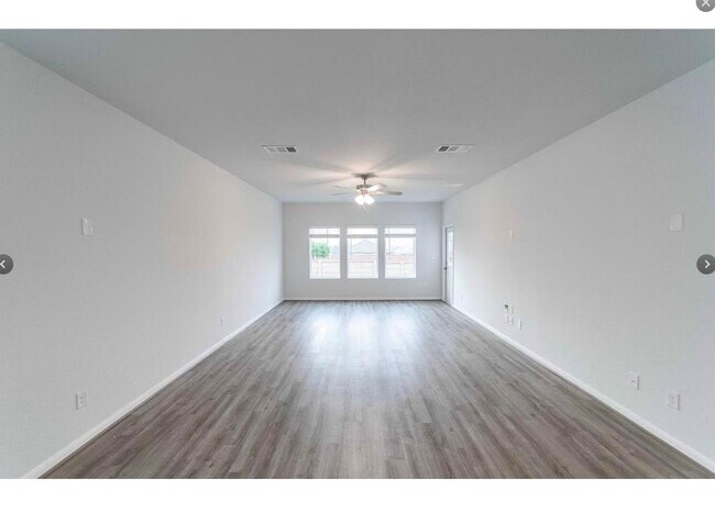 Photo - 201 LT Rusty Dr