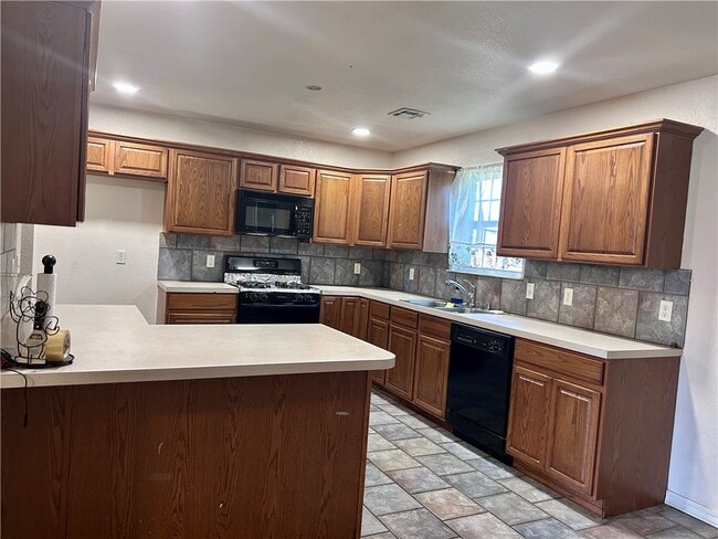 Photo - 887 Palisades Ave