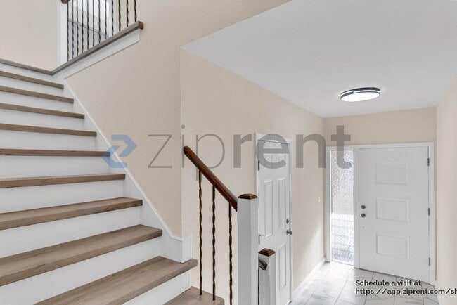 Photo - 830 Sargent St