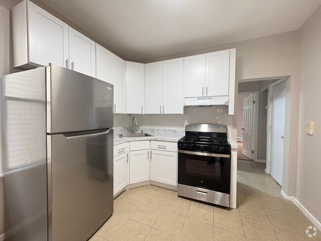 Building Photo - 205 Armstrong Ave Unit 2L Rental