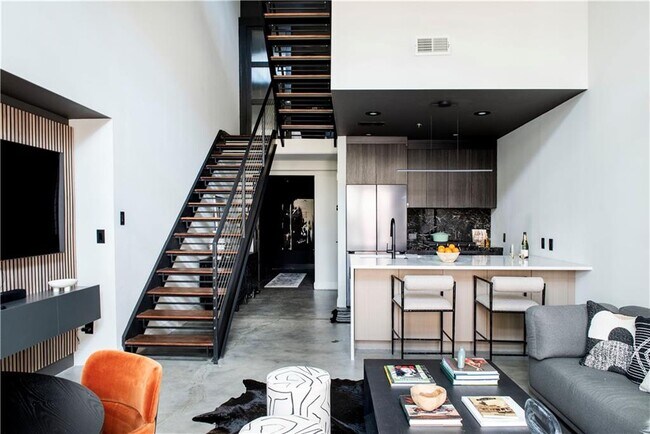 Photo - 905 Juniper St NE Condo Unit 117