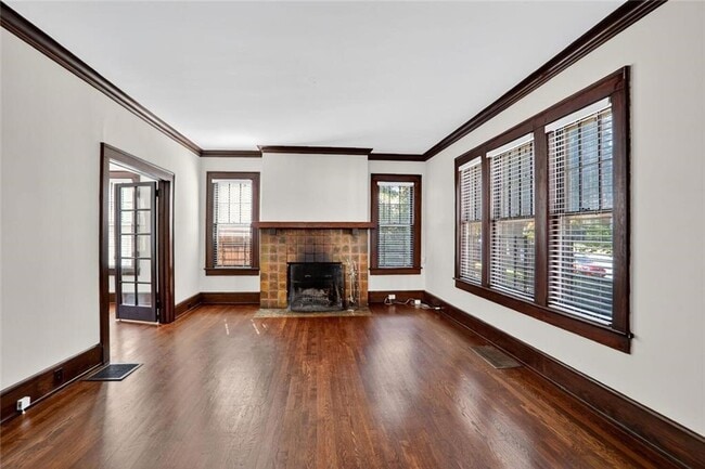 Photo - 641 Bonaventure Ave NE