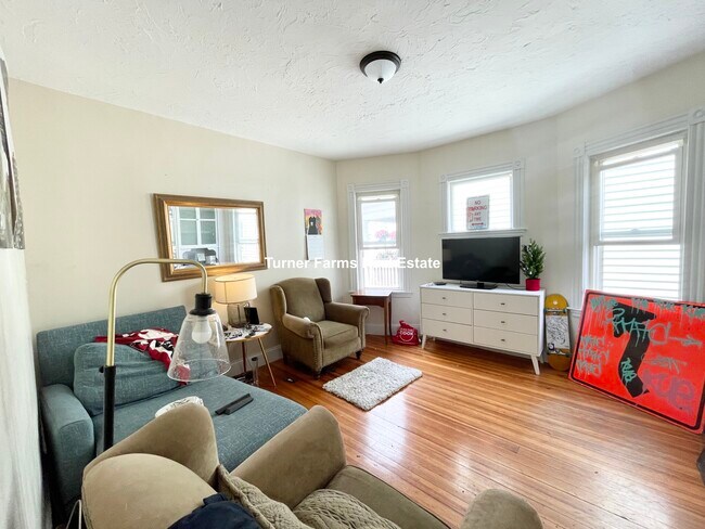 Building Photo - 26 Taft St Rental