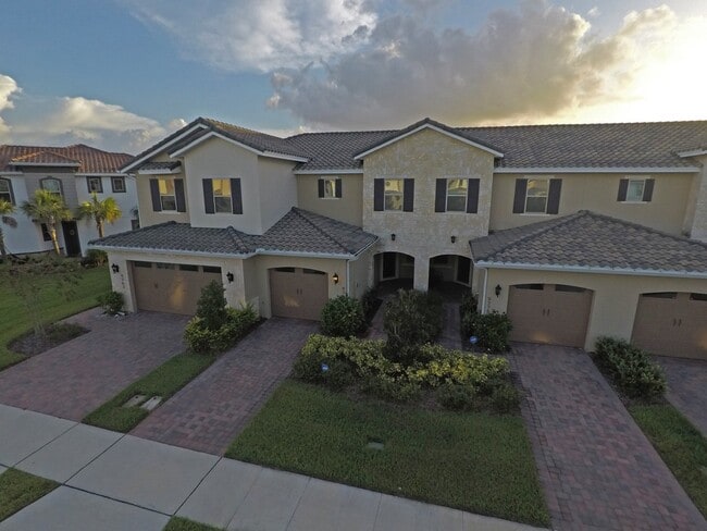 Photo - Two story Townhouse 2-bedroom, 2.5 bath in Eagle Creek of Lake Nona