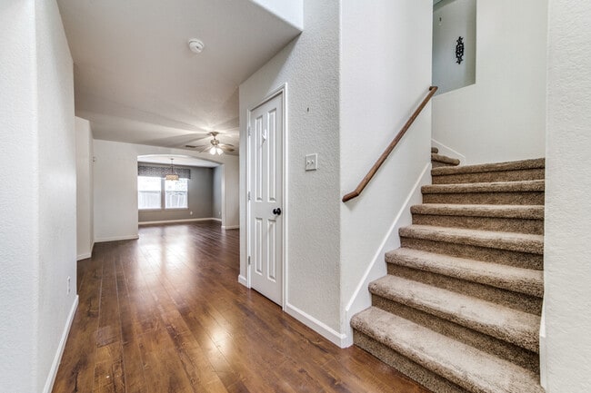 Photo - 10811 Marot Field