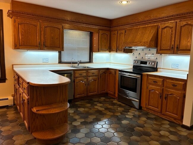 Photo - 1077 North St