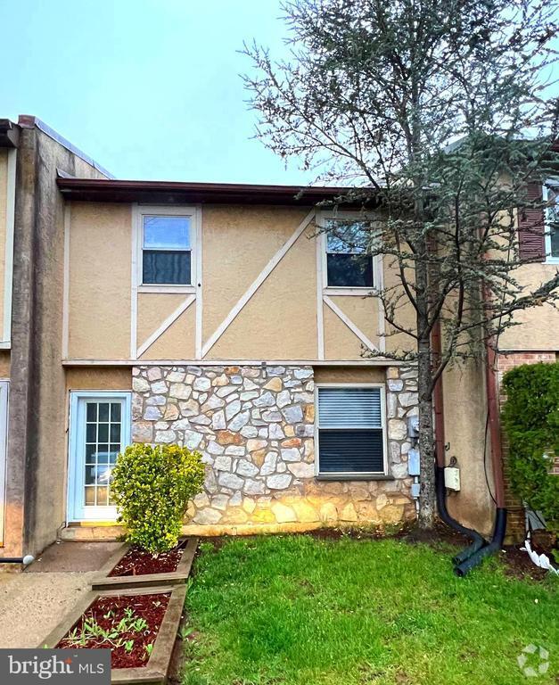 Building Photo - 1000 Jacksonville Rd Rental