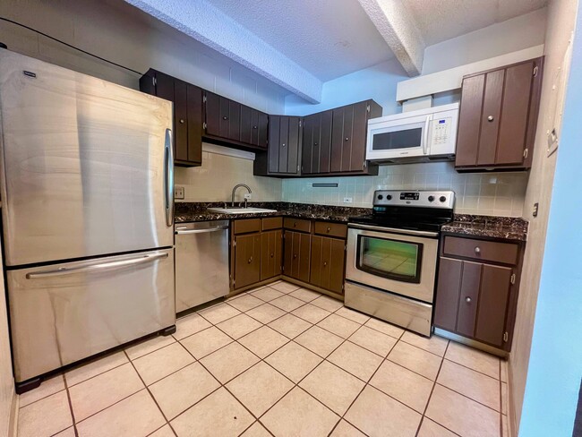 Building Photo - 555 E 10th Ave Unit 105 Rental