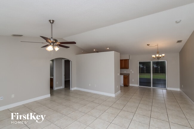 Photo - 914 Caligula Ave SE