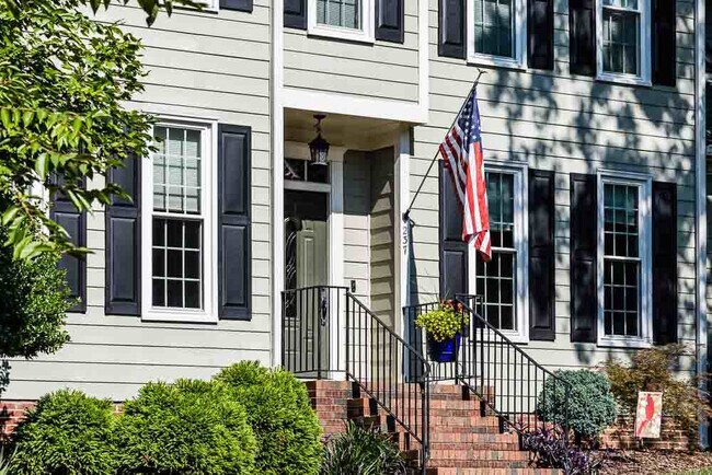 Photo - 237 Parkgate Dr