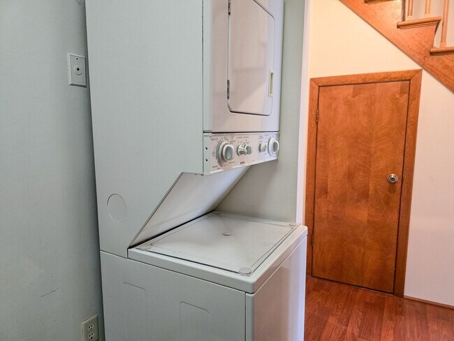 Photo - 1824 Beacon St Unit 3D