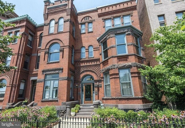 Photo - Spacious + Bright 1 Bedroom in Capitol Hill!