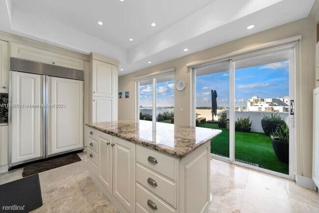 Photo - 4 br, 3.5 bath Condo - 5255 Collins Ave # ... Unit Ph-B