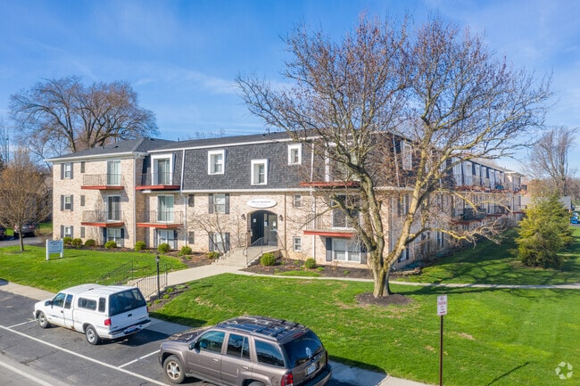 Photo - Hillcrest Apartments