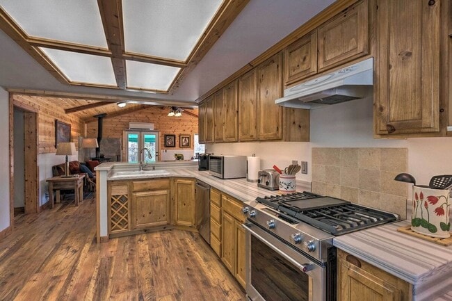 Photo - Gorgeous 2 Bed, 1.5 Bath Cabin Retreat on Big Creek