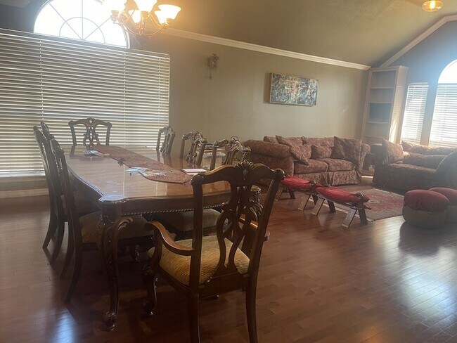 Photo - 1414 Melody Ln