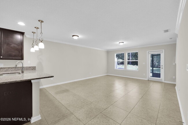 Photo - 452 Walnut Dr