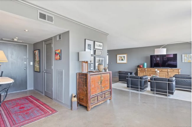 Photo - Downtown Tulsa High-Rise Living with Incredible Views and Utilities Included!
