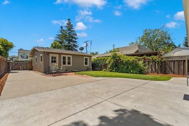 Photo - 1375 Magnolia Ave