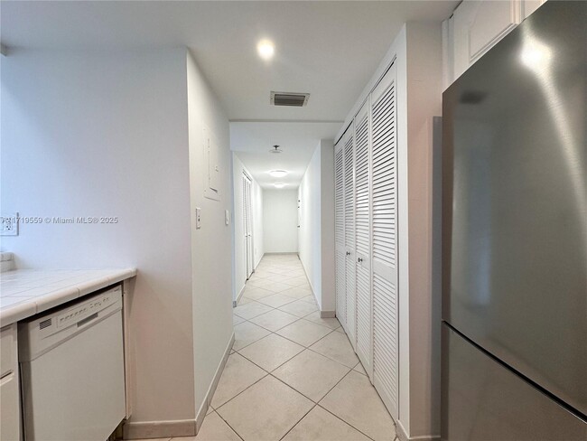 Photo - 540 Brickell Key Dr Condo Unit 302
