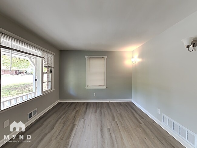 Photo - 919 Green Valley Rd SW