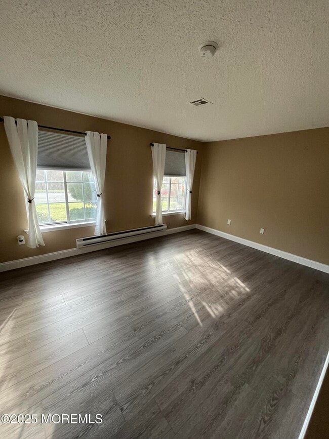 Photo - 572B Nutley Dr