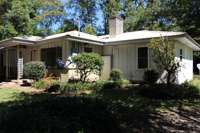 Photo - 904 Riley St