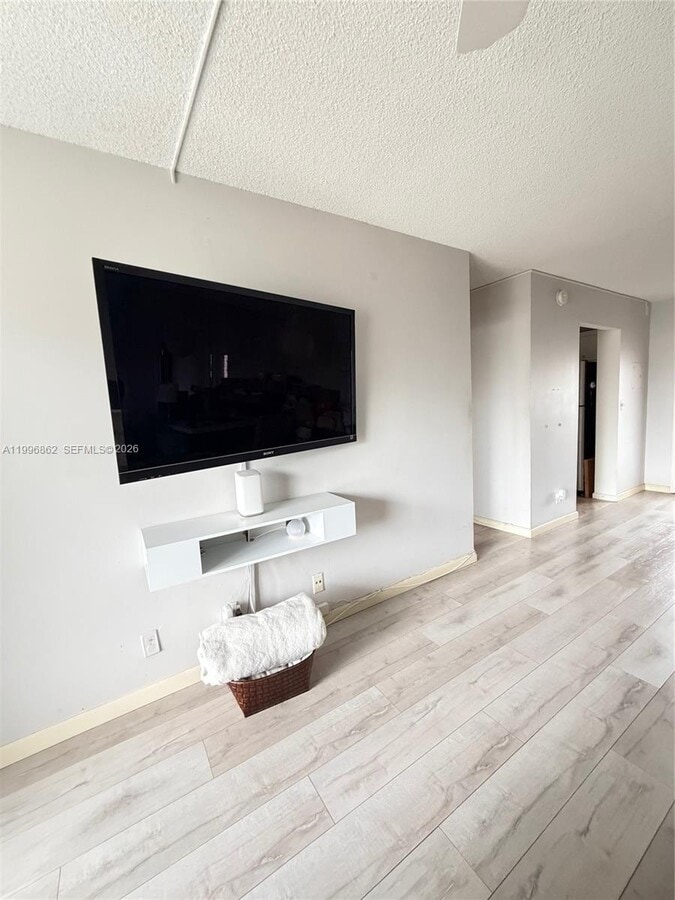 Photo - 3201 NE 14th Street Causeway Unit 304