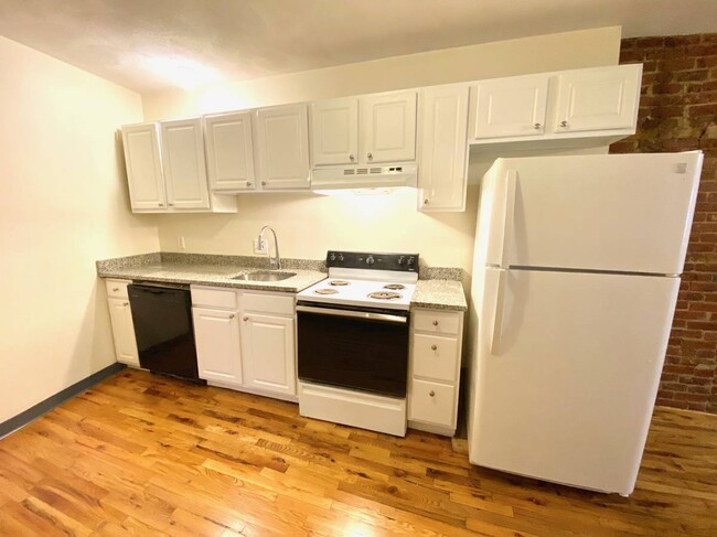 Building Photo - 838 Huntington Ave Unit 2 Rental