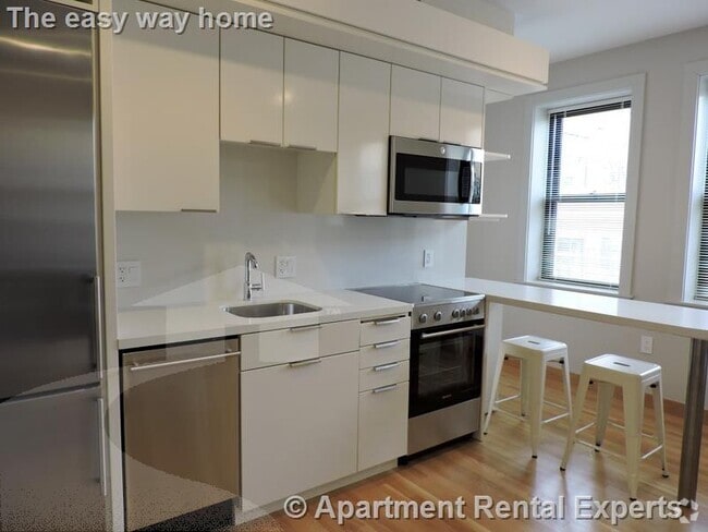 Building Photo - 115 Mt Auburn St Unit #32 Rental
