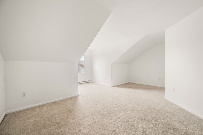 Photo - 302 Pinebrooke Cir