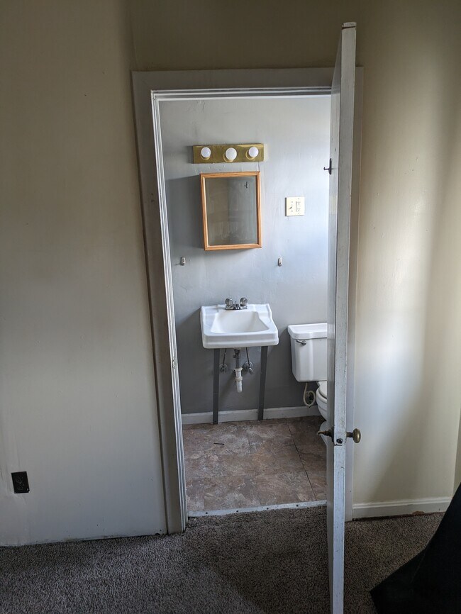 Photo - 144 Virginia St Unit b