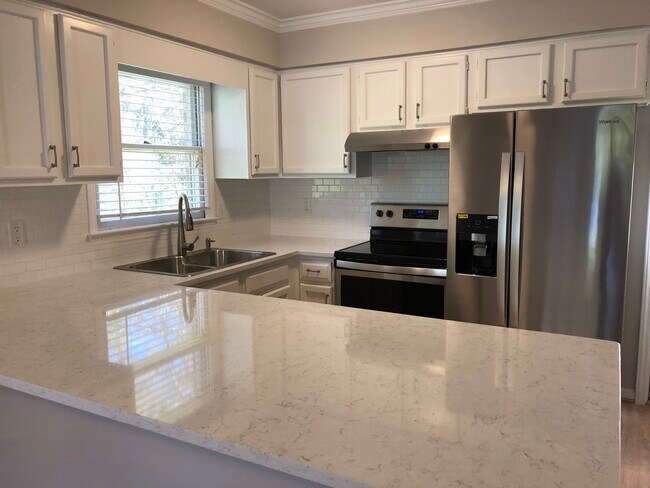 Photo - 901 N Greensboro St