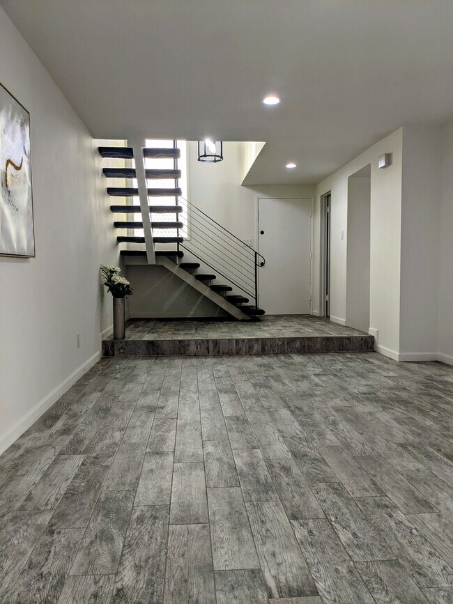 Photo - 22920 Maple Ave