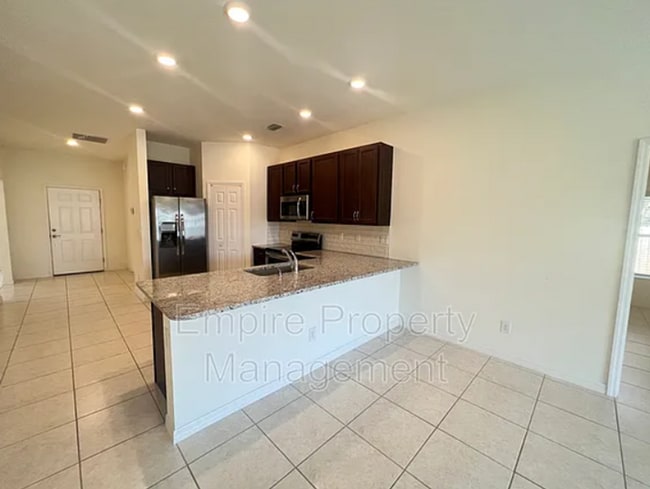 Photo - Charming 3 Bed 2 Bath with Screened Lanai in North Port