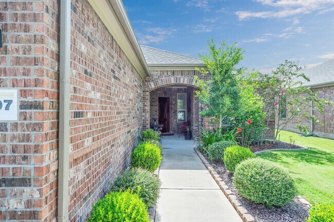 Photo - 507 Monterry Oaks Dr