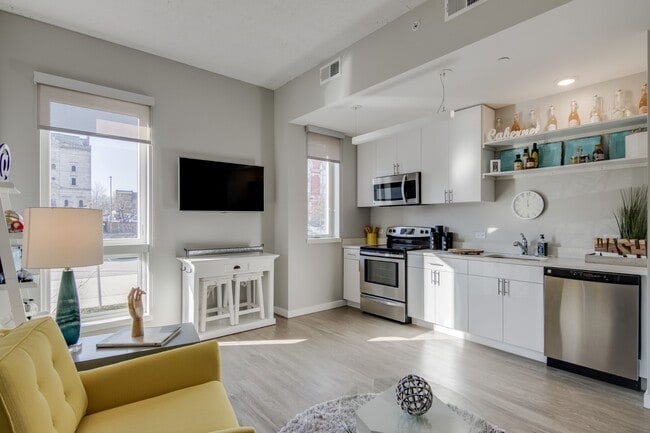 Building Photo - 500 Park Avenue