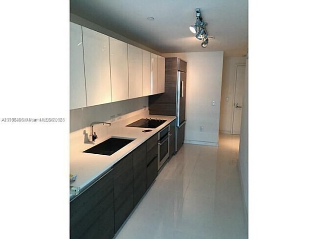 Building Photo - 1100 S Miami Ave Rental